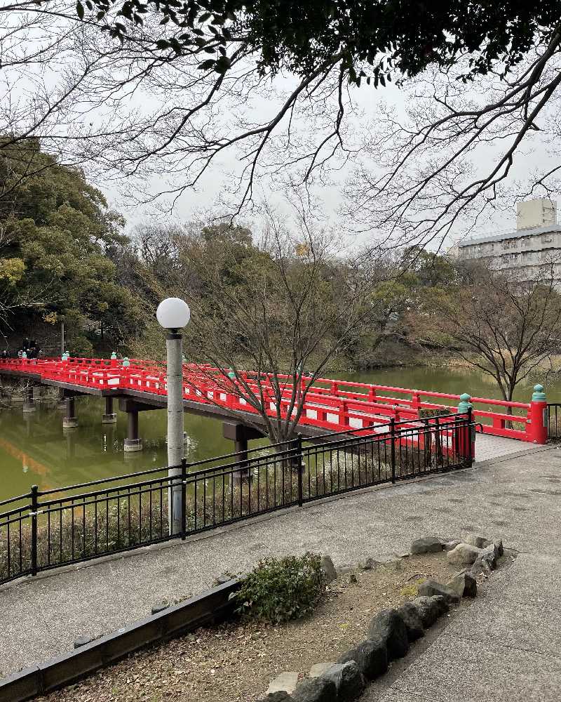 階段を上れば慶沢園北門