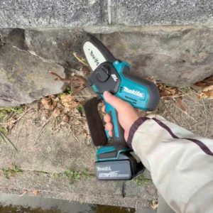 壁際のチェーンソーでは裁断できない