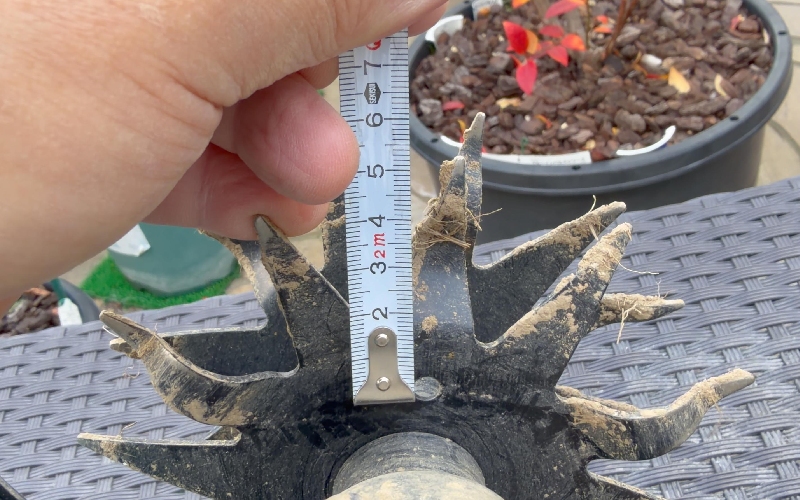 刃先の高さ約6cm