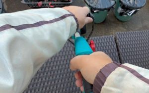 補助ハンドルを調整