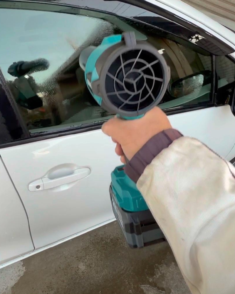 洗車後の水滴飛ばし